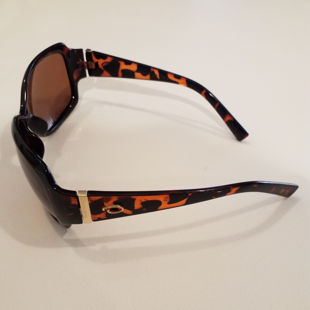 Tortoise Shell Sunglasses - Picture 3 of 4